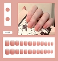 Detailansicht der matt-rosa Farbverlauf Press-on-Nägel R125 im 24-teiligen Set-Layout - Rosa Weiß Farbverlauf Matt Stil (R125)