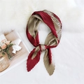 Pleated silk scarf with burgundy and gold geometric color-blocking pattern - Dual-color Red