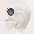 Berretto da aviatore in maglia crema con occhiali e maschera facciale invernale - Beige