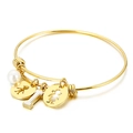 Golden stainless steel charm bracelet with white pearl and letter I alphabet pendant - Letter I / Gold