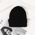 Bonnet en maille noire avec détails déchirés et style rétro décontracté usé - 52-58cm (Élastique) / Bonnet en maille pointu usé / Noir