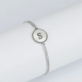 Bracelet chaîne Figaro en argent avec pendentif rond en nacre et lettre métallique S - Lettre S / Acier
