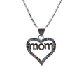 Primer plano de colgante de corazón MOM con circonitas de colores en plata - Cadena De Caja De Corazón De Color MOM2 / Plateado