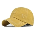 Detalle de gorra de béisbol de algodón lavado amarillo con bordes desgastados vintage - Ajustable / Amarillo