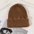 Bonnet en maille marron foncé vintage avec détails usés pour un style hivernal rétro - 52-58cm (Élastique) / Bonnet en maille pointu usé / Café