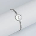 Bracelet Figaro en acier argenté avec pendentif en nacre blanche et lettrage gravé J - Lettre J / Acier