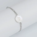 Bracelet chaîne Figaro argenté avec pendentif en nacre blanche et breloque lettre G - Lettre G / Acier