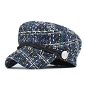 Detalle de gorra tipo boina de tweed azul con cuerda trenzada y botón metálico de ancla - M (56-58cm) / Azul Marino Mixto