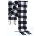 Détail de l'écharpe classique à carreaux noirs et blancs avec des franges délicates - Noir Blanc 7 Grilles