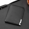 Cartera de cuero negro para hombre con textura de lichi y detalle de metal plateado - Negro Vertical