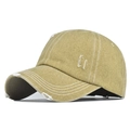 Detalle de gorra de béisbol vintage en algodón lavado caqui con rotos y costuras blancas - Ajustable / Caqui