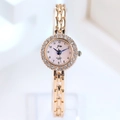 Montre quartz femme avec bracelet doré, lunette diamants et cadran nacré rose - Boîtier Or Rose Cadran Rose