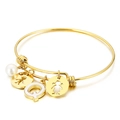 Adjustable golden titanium steel bangle with letter Q, pearl and hollow boy-girl charms - Letter Q / Gold