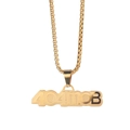 Goldene 404MOB Logo-Halskette mit Box-Kette für Herren und Damen auf weißem Hintergrund - Gold