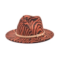 Dettaglio di fedora con stampa zebra arancione con cinturino in ecopelle kaki e fibbia - M (56-58cm) / Borgogna