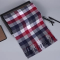 Écharpe classique à carreaux rouge, bleu marine et gris avec franges sur coffret cadeau - 190x32cm / Carreau Gris Bordeaux