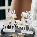Deux figurines de rennes en bois blanc avec nœuds en jute et détails rustiques - Lot de 2 Pièces