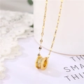 Elegante goldene Halskette mit Kristallbesatz an einer feinen O-Kette für Damen - Lippenkette / Gold