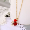 Collar de acero de titanio chapado en oro de 18k con colgante de ágata roja - Cadena de Labios