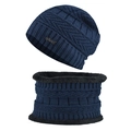 Détail de l'ensemble bonnet et tour de cou en tricot bleu marine avec doublure polaire - Ensemble (Bonnet + Écharpe) / Bleu marine