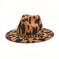 Detail des Fedora-Hutes mit Leopardenmuster, stilvollem Leopardenband und Goldschnalle - M (56-58cm) / Khaki