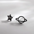 Pendientes asimétricos de plata esterlina S925 con diseño de estrella y planeta Saturno - Plateado