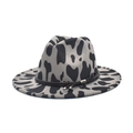 Dettaglio del cappello fedora con stampa mucca grigia, tesa larga e cinturino in pelle nera - M(56-58cm) / Grigio
