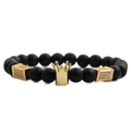 Makroaufnahme von Herren-Perlenarmband mit goldener Krone und glitzernden Perlen - Matte Stein Gold Weiß Zirkonia Rechteckige Krone