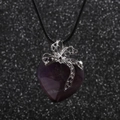 Halskette mit silberner Schleife und lila Herzanhänger an schwarzer Wachskordel - Schleife Herz Amethyst Anhänger