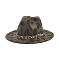 Nahaufnahme von braunem Fedora-Hut mit Leopardenmuster, Stoffband und goldener Schnalle - M (56-58cm) / Armeegrün