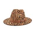 Dettaglio cappello fedora zebrato arancione e nero con cinturino in pelle marrone - M (56-58cm) / Cachi
