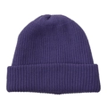 Detalle macro del gorro de punto acanalado violeta oscuro con textura de lana gruesa - Doble Capa con Dobladillo (Púrpura) / Morado
