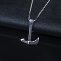 Collier hip hop vintage en acier titane argenté avec pendentif marteau texturé - Hache + chaîne en acier inoxydable
