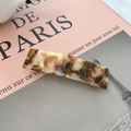 8.5cm acetate hair clip with brown and cream marble pattern on a pink magazine - Brown Pattern Colorful