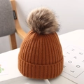 Gorro de punto para bebé color caramelo con pompón de pelo sintético y dobladillo - 2-24 Meses / Estándar / Caramelo