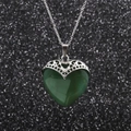 Collana in acciaio inossidabile con pendente a cuore in giada verde su sfondo nero - Avventurina Verde