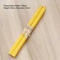 Natürliche gelbe Bienenwachskerzen mit Wabenstruktur und dekorativem Schleifendetail - Bienenwachs / Höhe 25cm Durchmesser 2,2cm / Gelb