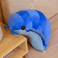Blauwe rups pluche speelgoed met zachte textuur getoond in een gezellige slaapkamer setting - Standaardtype / Blauw / 30cm