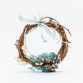 Corona de Navidad hecha a mano con base de vid marrón, perlas blancas y lazo de cinta azul - Verde Grande
