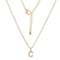 Elegante collana dorata con un pendente a lettera C scintillante decorato con cristalli - Lettera C (XL00063-C)