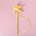 Bacchetta per gatti a stella in peluche con pompon colorati, campanelli e nastri lunghi - Stella Marina Gialla
