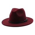 Chapeau fedora classique en laine bordeaux avec ceinture en cuir noir et boucle argent - Bordeaux
