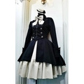 Completo abito Lolita vintage con giacca doppiopetto e gonna a pieghe con volant su manichino - S / Nero