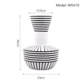 Moderne geometrische Keramikvase mit schwarz-weißen Streifen für minimalistische Deko - 34x15.5x23cm