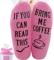 Chaussettes cupcake en polaire rose avec texte 'Bring me coffee' sur la semelle - Emballage en sac OPP / Rose-Apportez-moi du café