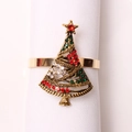 Detalle de servilletero de árbol de Navidad dorado con pedrería de colores sobre blanco - Forma de Árbol de Navidad (ZWZ-XMS-210)