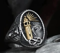 Anillo vintage de acero para hombre con relieve de faro dorado y detalles náuticos - US 7 / Oro Bicolor (10208)