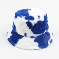 Chapeau bob en peluche à motif vache bleu et blanc avec texture fausse fourrure - Réglable / Bleu royal