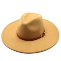 Detail of camel wool fedora hat featuring a brown leather belt with a golden buckle - Adult / Camel