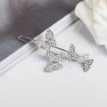 Fermaglio per capelli argento con farfalla e strass trasparenti su sfondo bianco - 5 Farfalle (M2304) / Argento